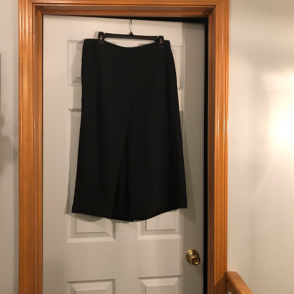 Black palazzo crop pants